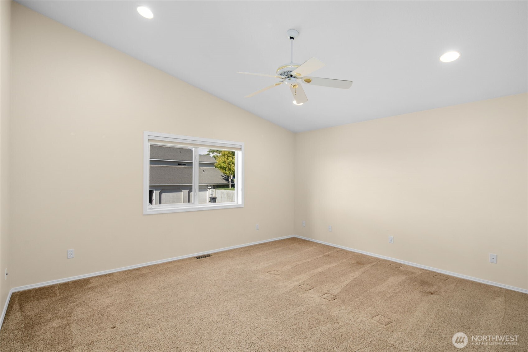 927 Easy Street Property Photo 39