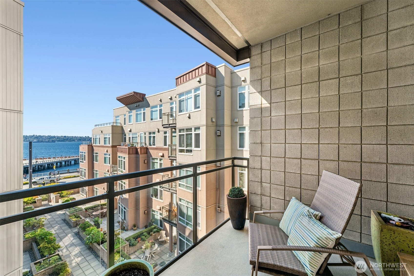 1900 Alaskan Way 410 Property Photo 2