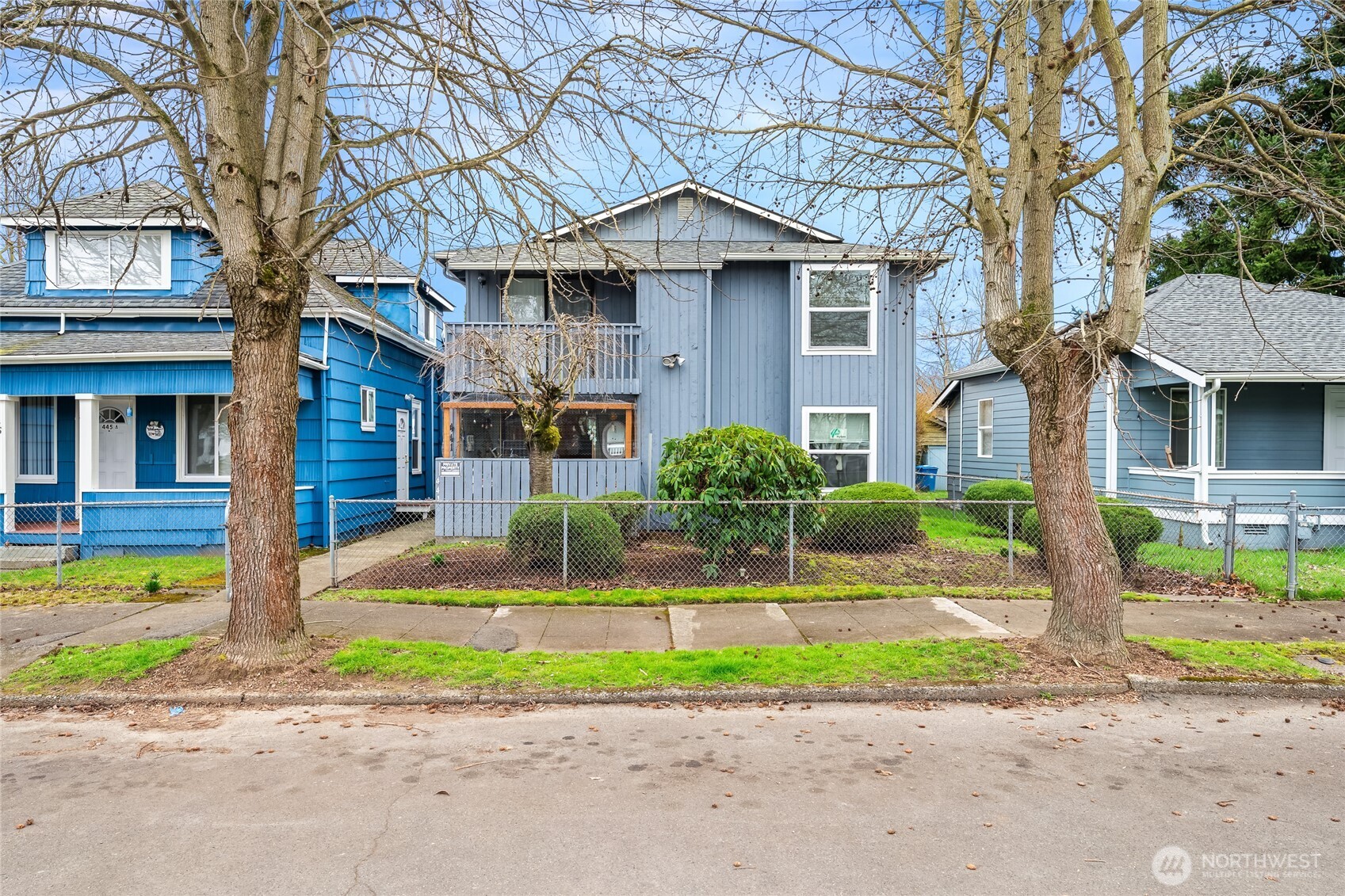 441 445 Smithers Avenue Property Photo 4