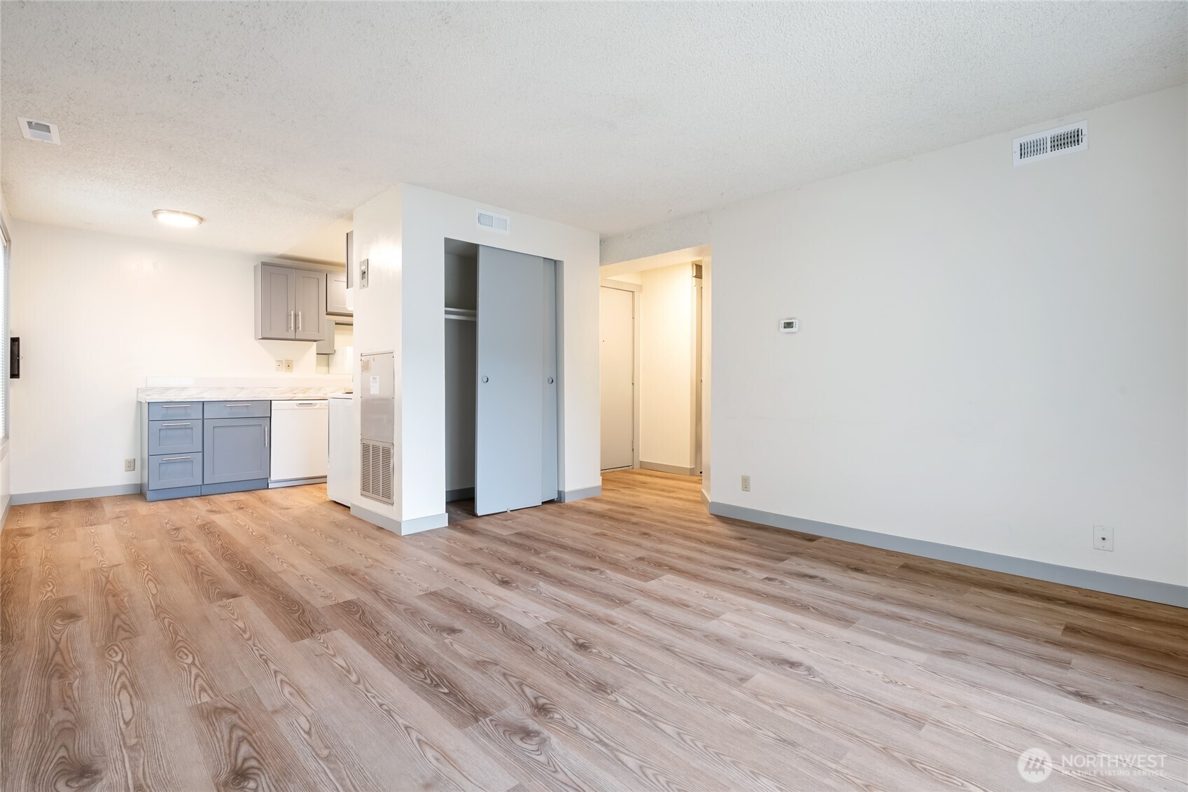 441 445 Smithers Avenue Property Photo 9