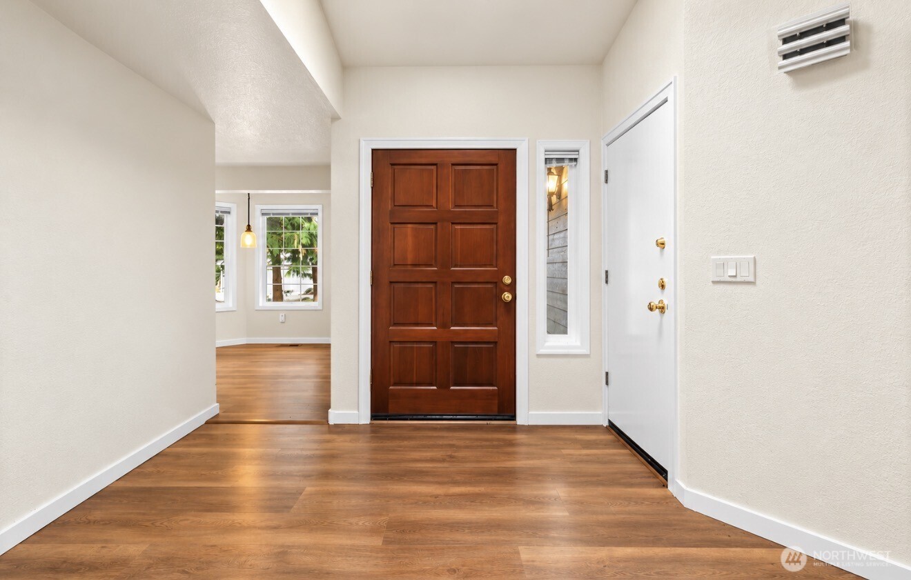 7236 Twin Cedar Lane Property Photo 4
