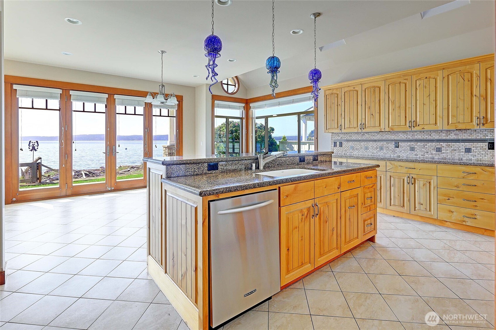 258 Gough Road Property Photo 15