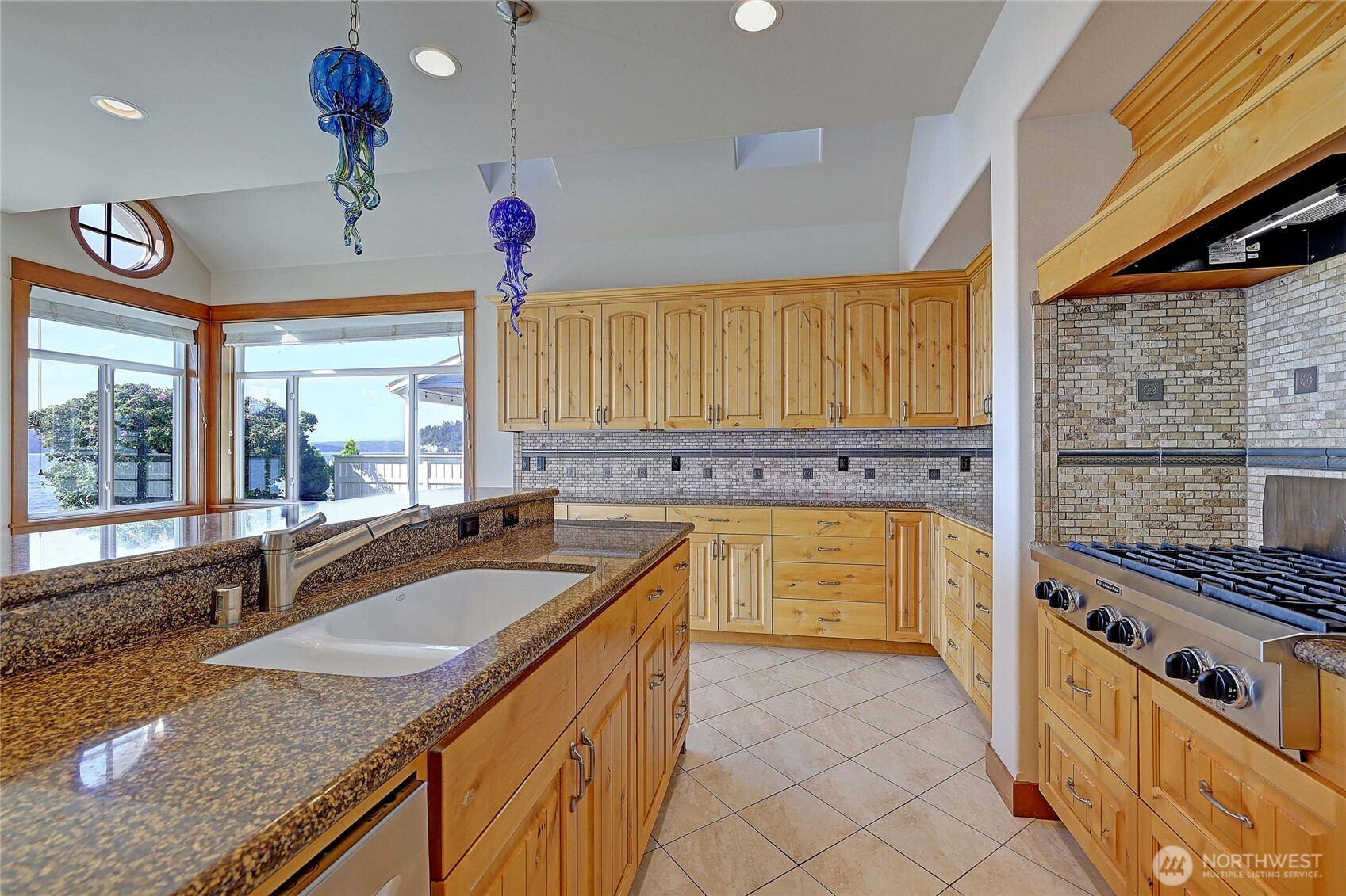 258 Gough Road Property Photo 16