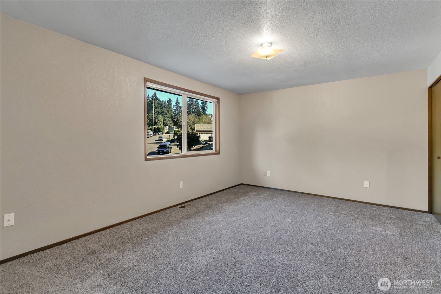 217 S 315th Place Property Photo 16