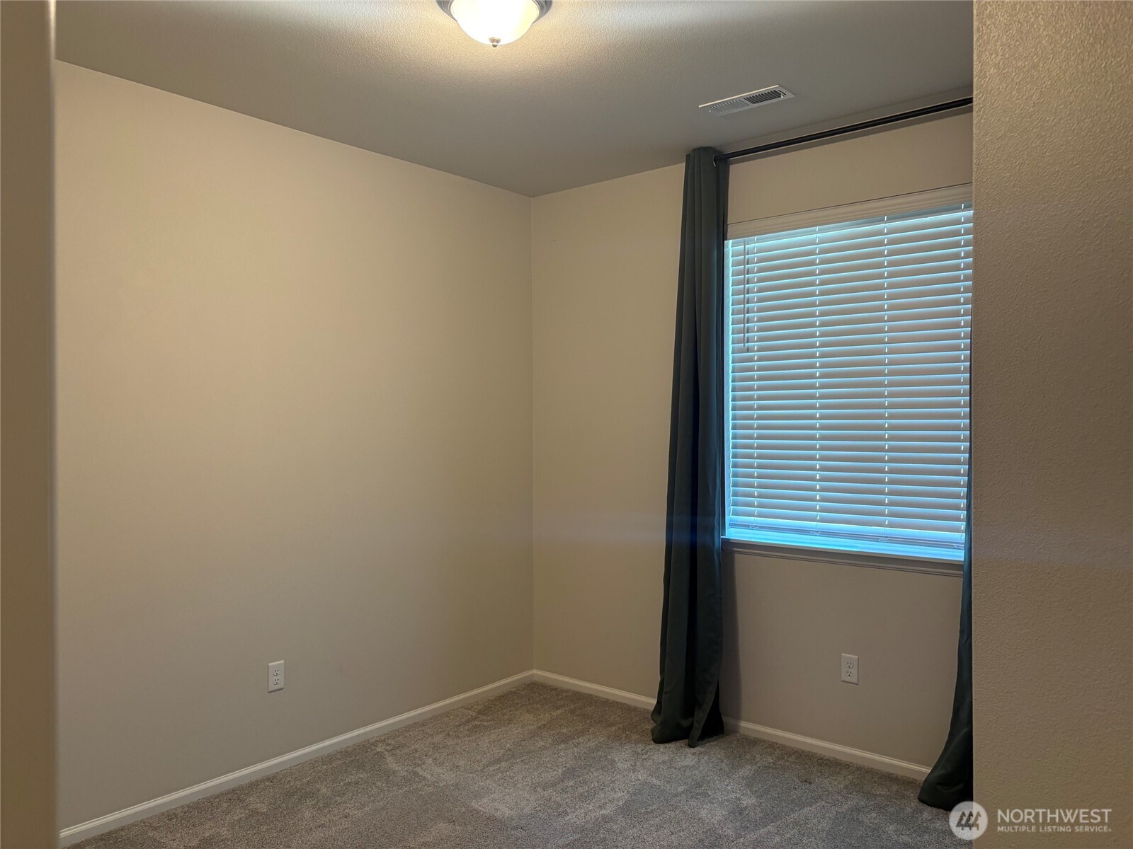 13714 197th Street Property Photo 4