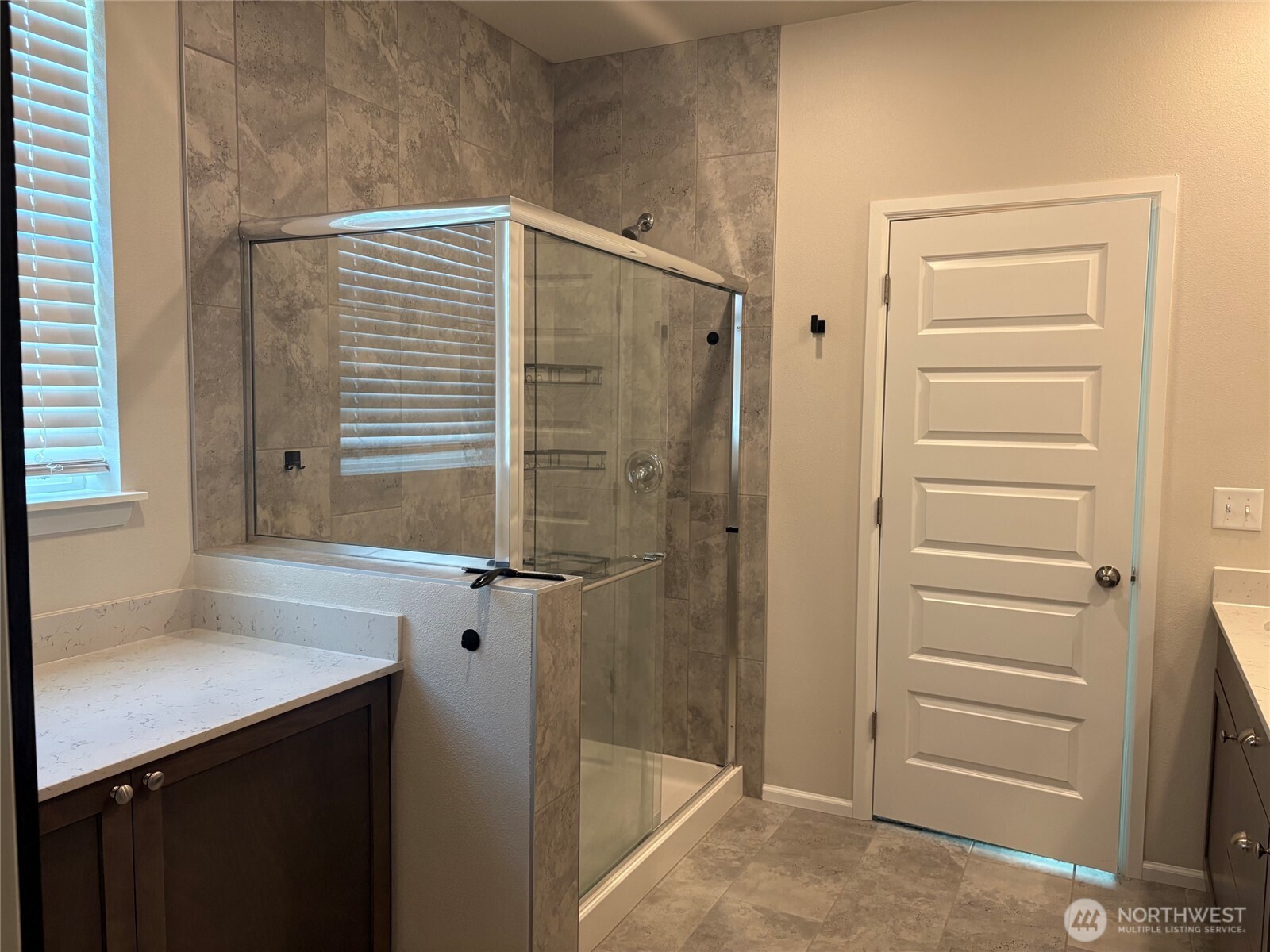 13714 197th Street Property Photo 5