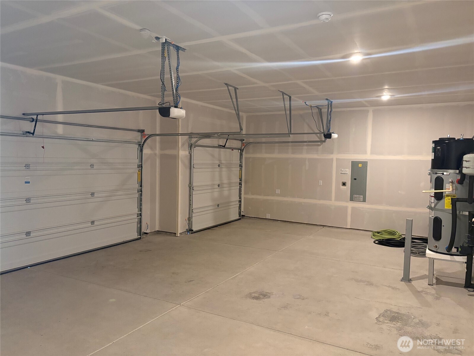 13714 197th Street Property Photo 8