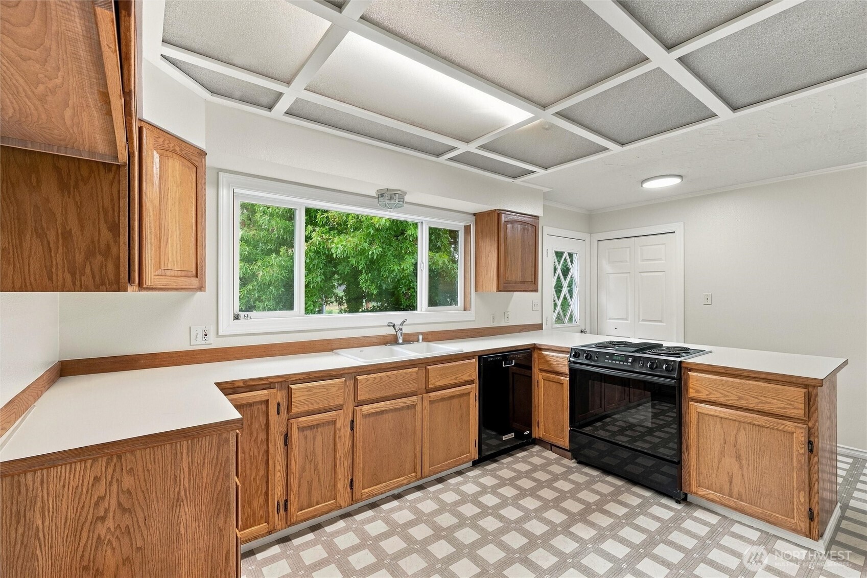 6069 Hatton Place Property Photo 12