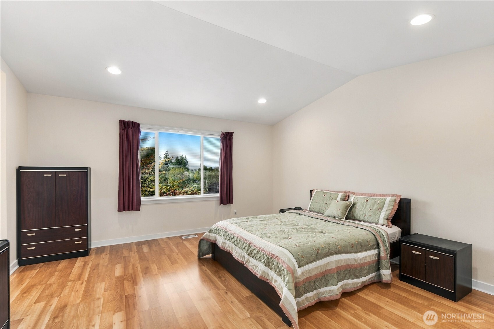 417 Hoquiam Place Property Photo 15