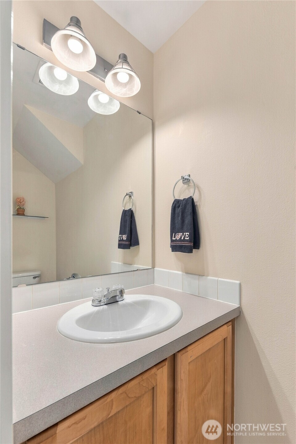 417 Hoquiam Place Property Photo 20