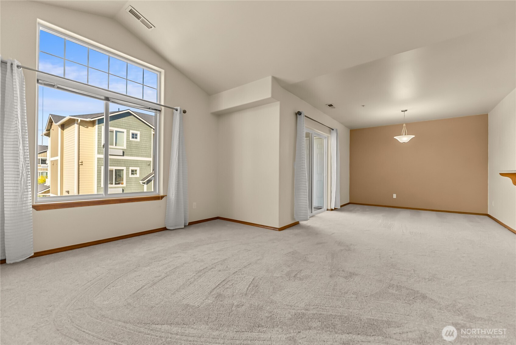 1682 N Stella Avenue 3 Property Photo 2