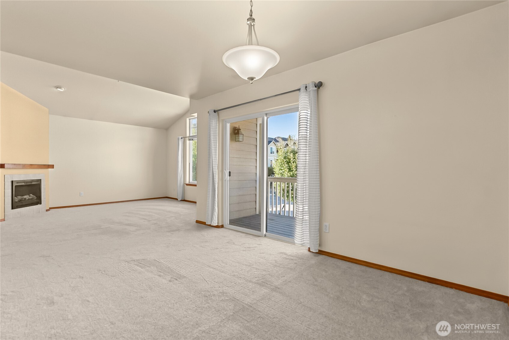 1682 N Stella Avenue 3 Property Photo 7