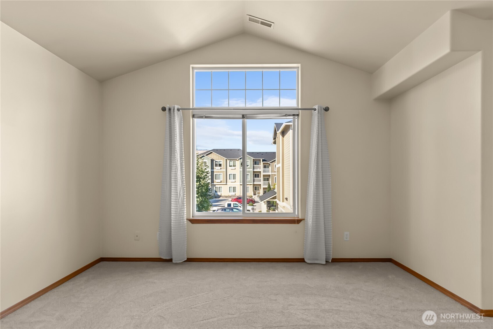1682 N Stella Avenue 3 Property Photo 20