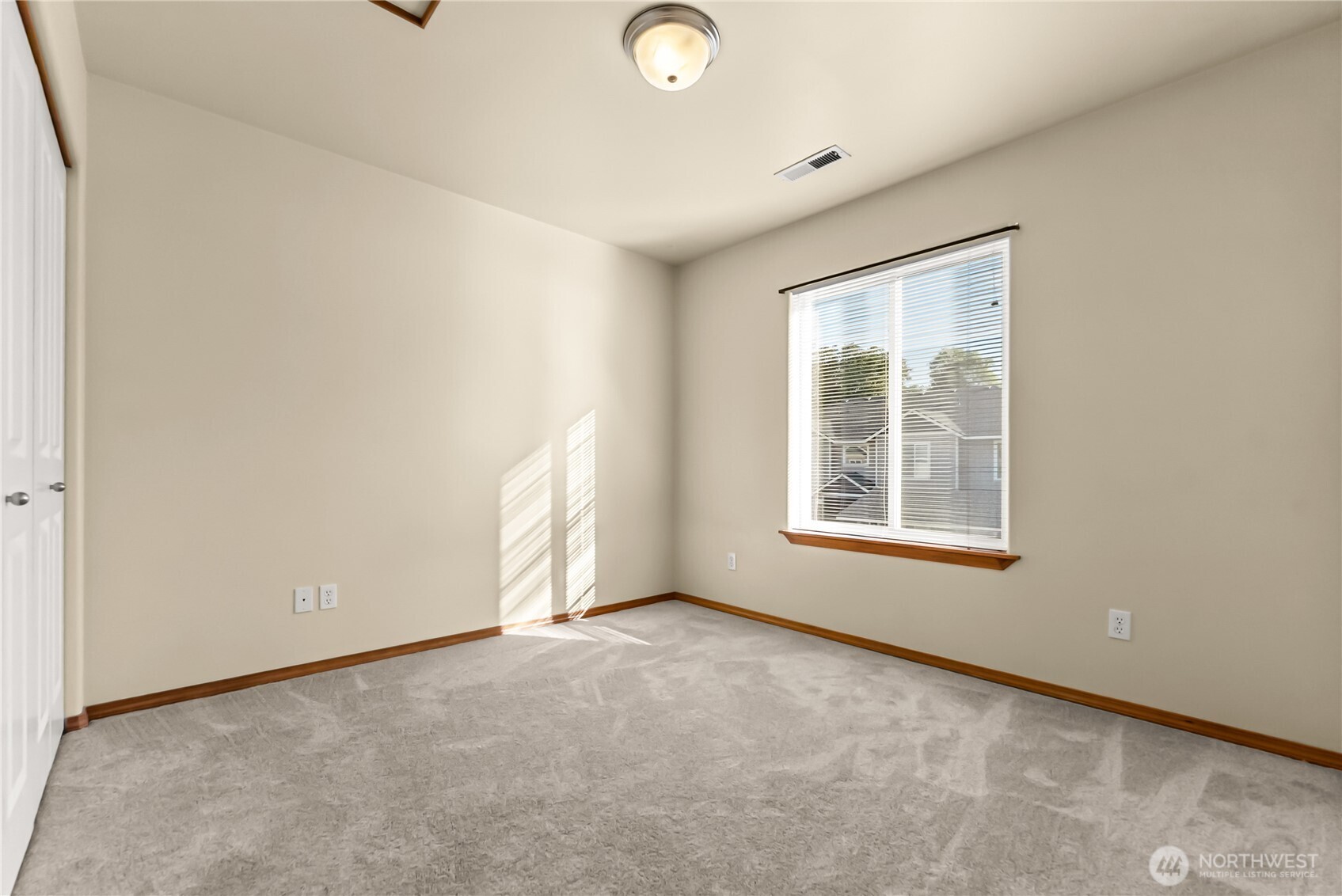 1682 N Stella Avenue 3 Property Photo 23