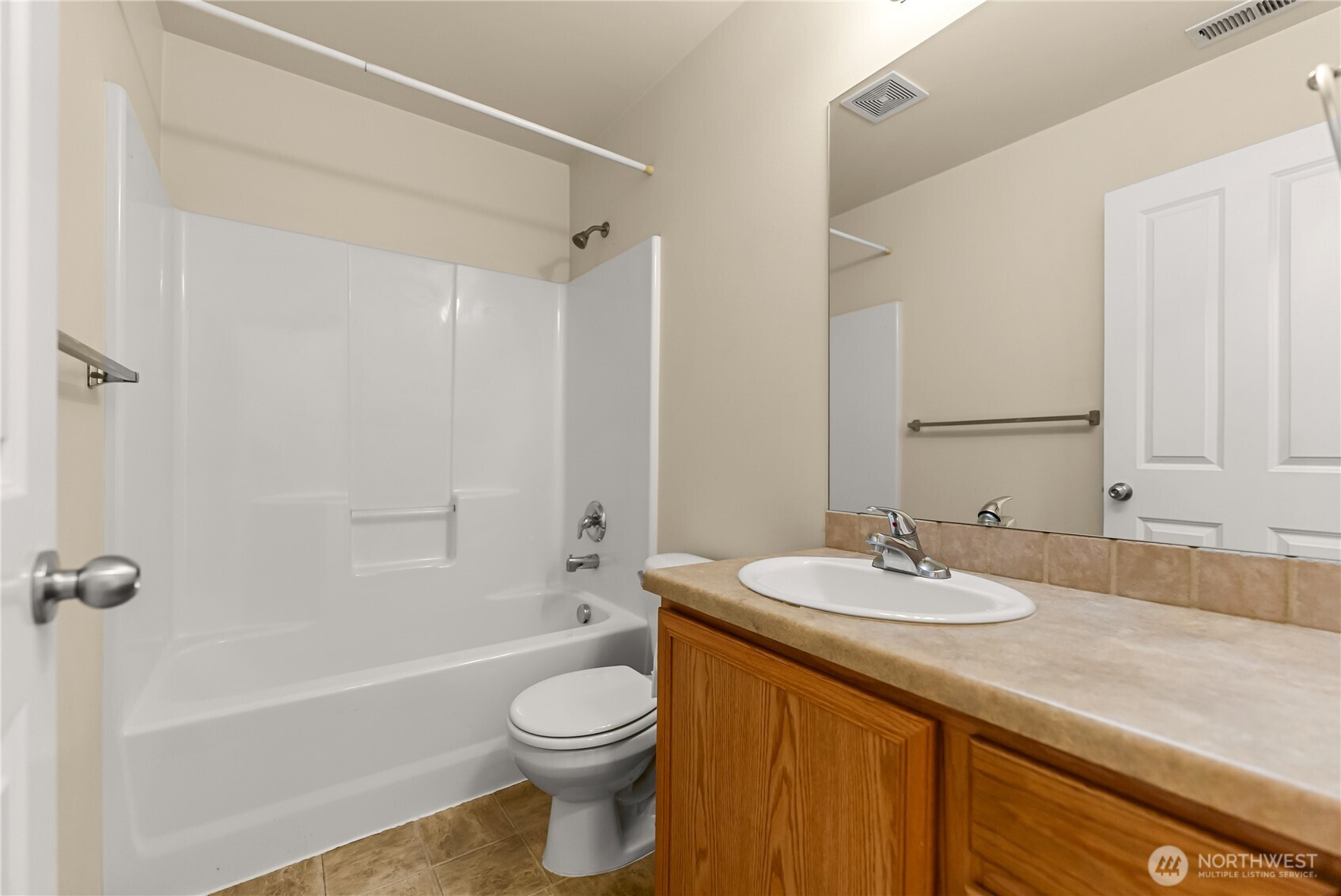 1682 N Stella Avenue 3 Property Photo 25