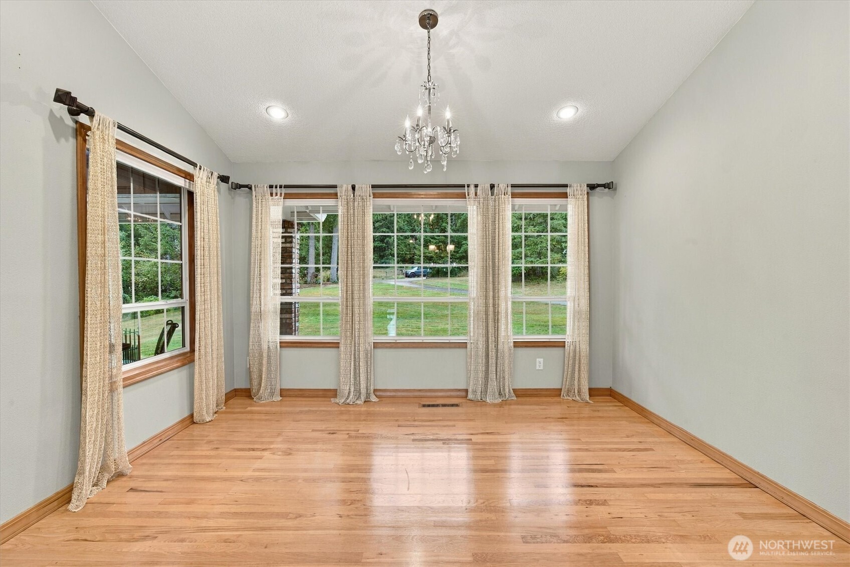 26129 Ne C C Landon Road Property Photo 11