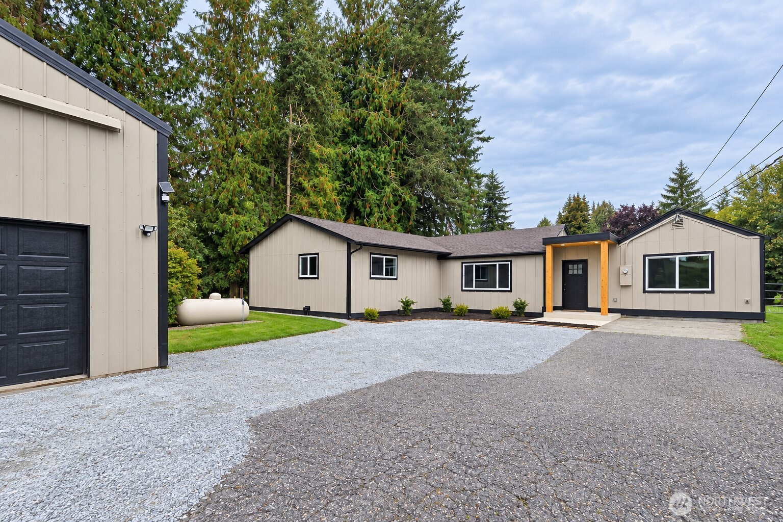 20411 State Route 20 Property Photo 1