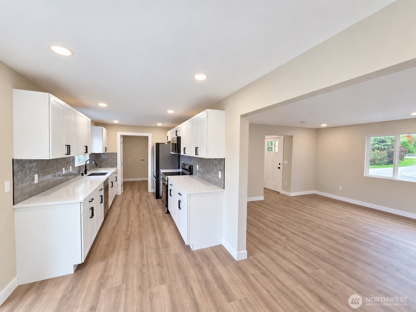 20411 State Route 20 Property Photo 4