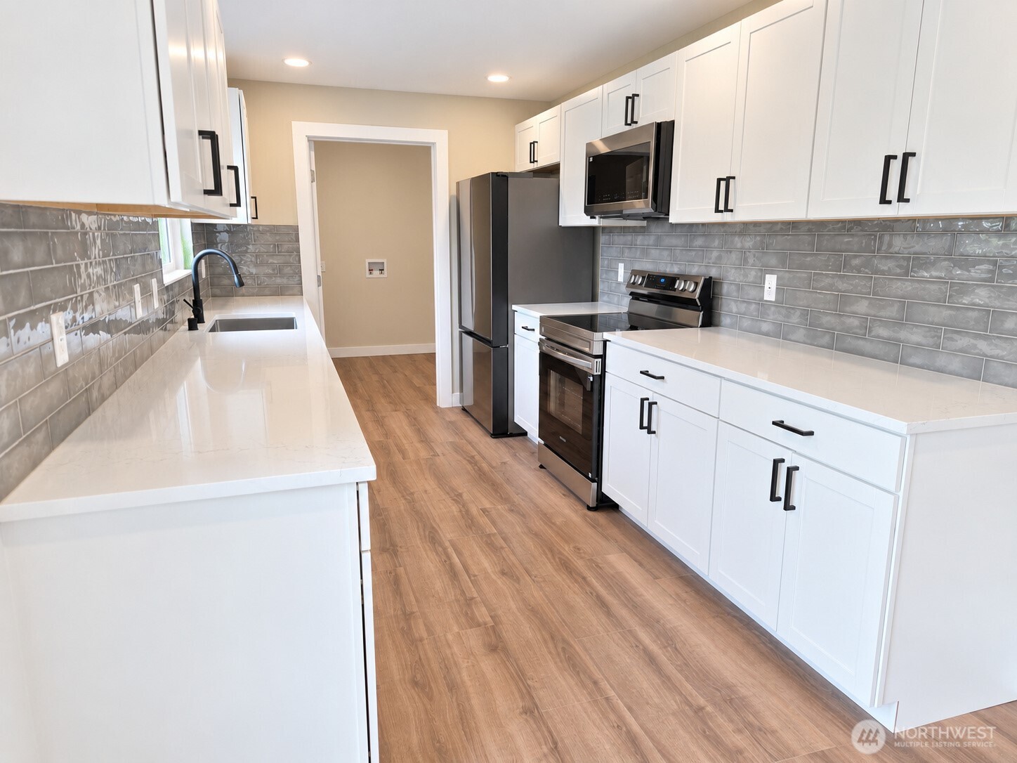 20411 State Route 20 Property Photo 6