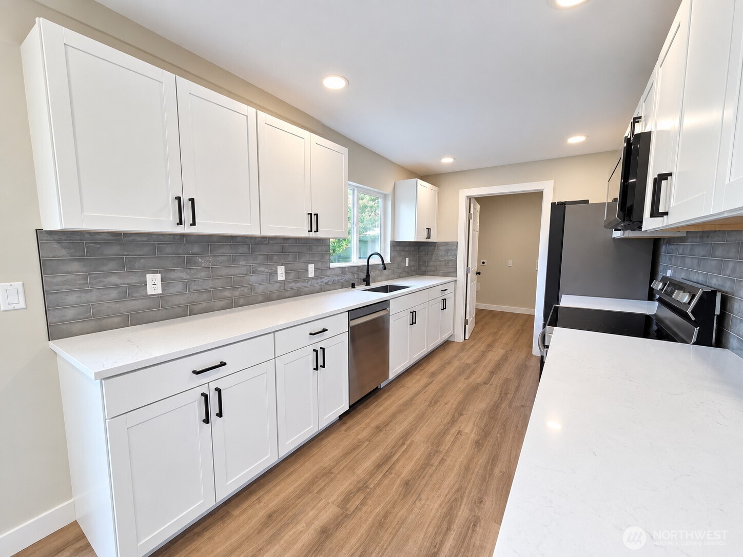 20411 State Route 20 Property Photo 7