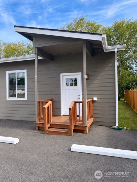 758 C Point Brown Avenue 3 Property Photo 1