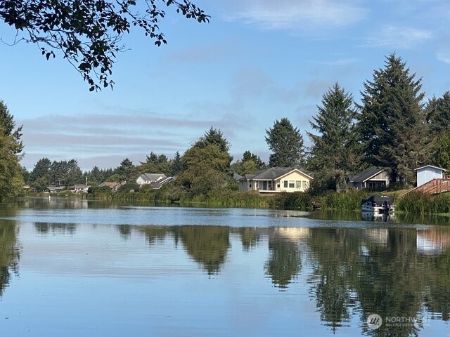 758 C Point Brown Avenue 3 Property Photo 16