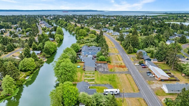 758 C Point Brown Avenue 3 Property Photo 19
