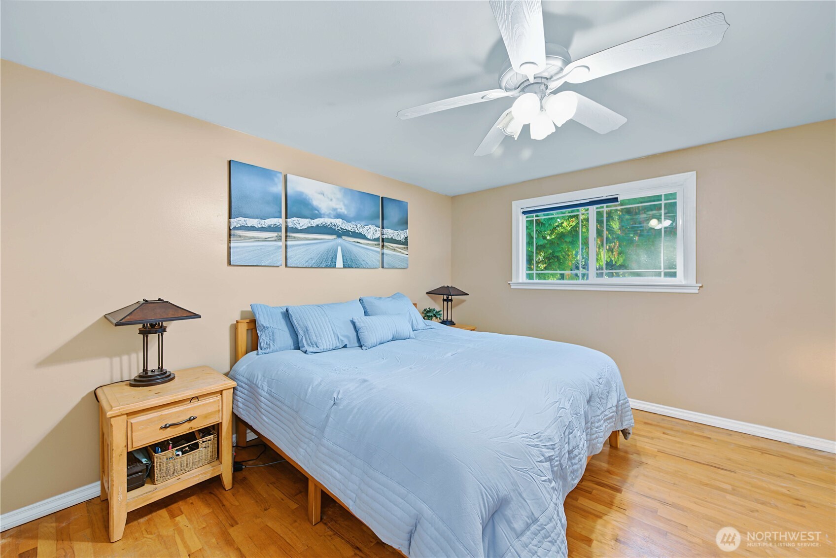 24105 3rd Place Property Photo 8
