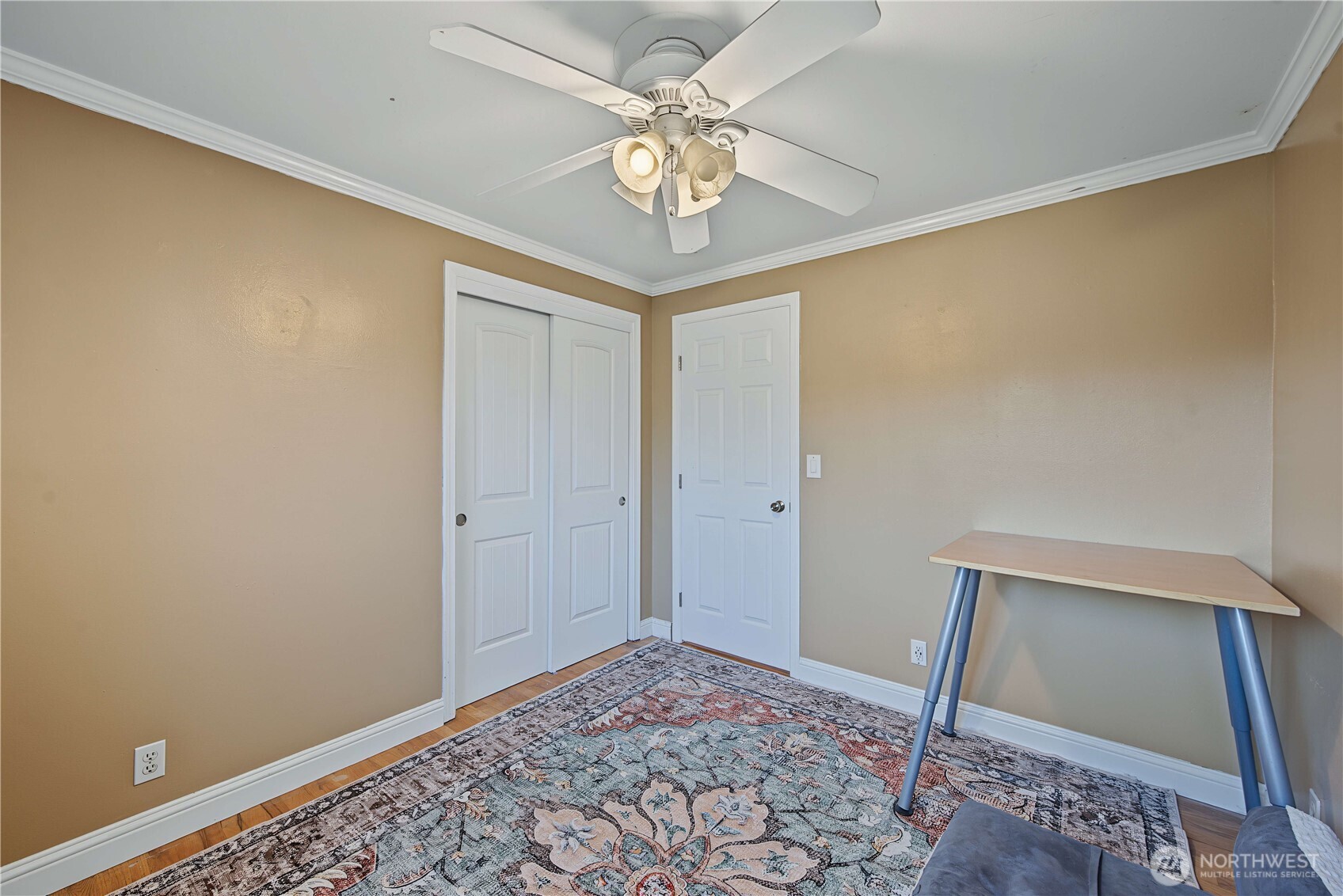 24105 3rd Place Property Photo 12