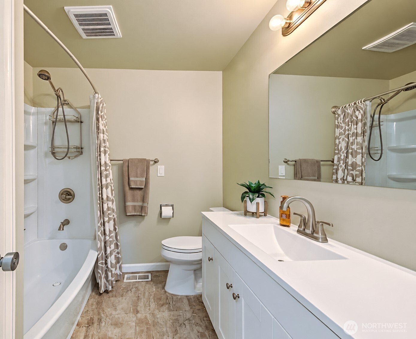 24105 3rd Place Property Photo 14