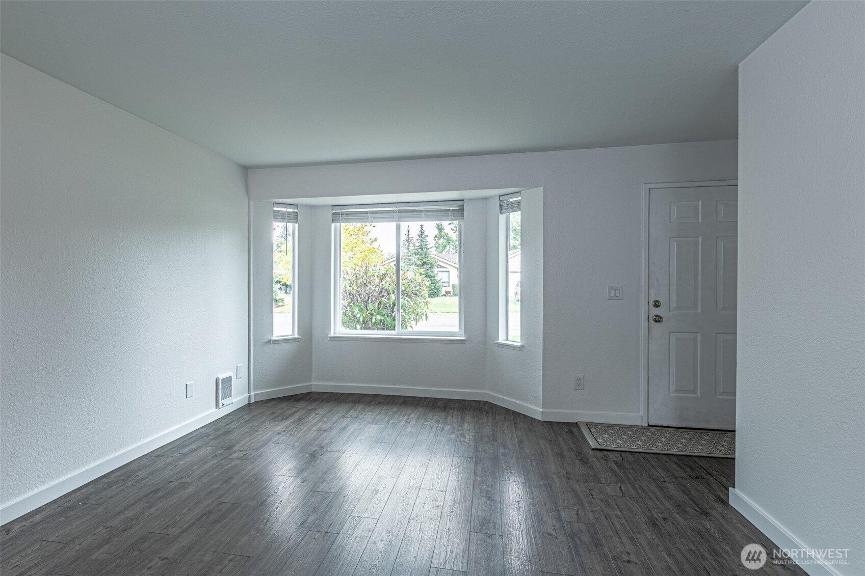 5826 37th Street Property Photo 7