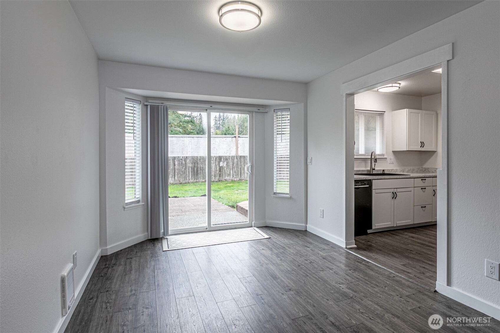 5826 37th Street Property Photo 10