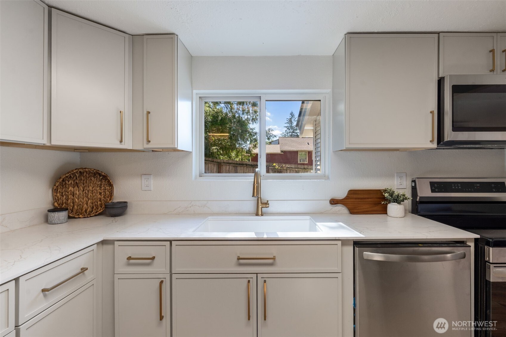 1522 Snyder Avenue Property Photo 10