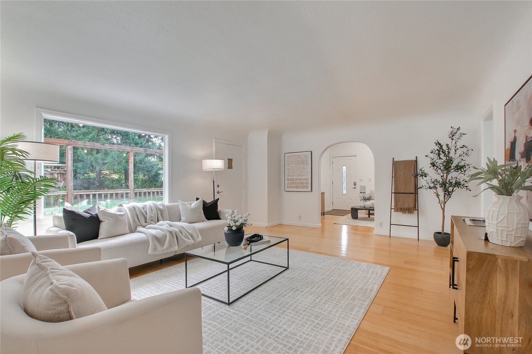 12119 24th Street Property Photo 4
