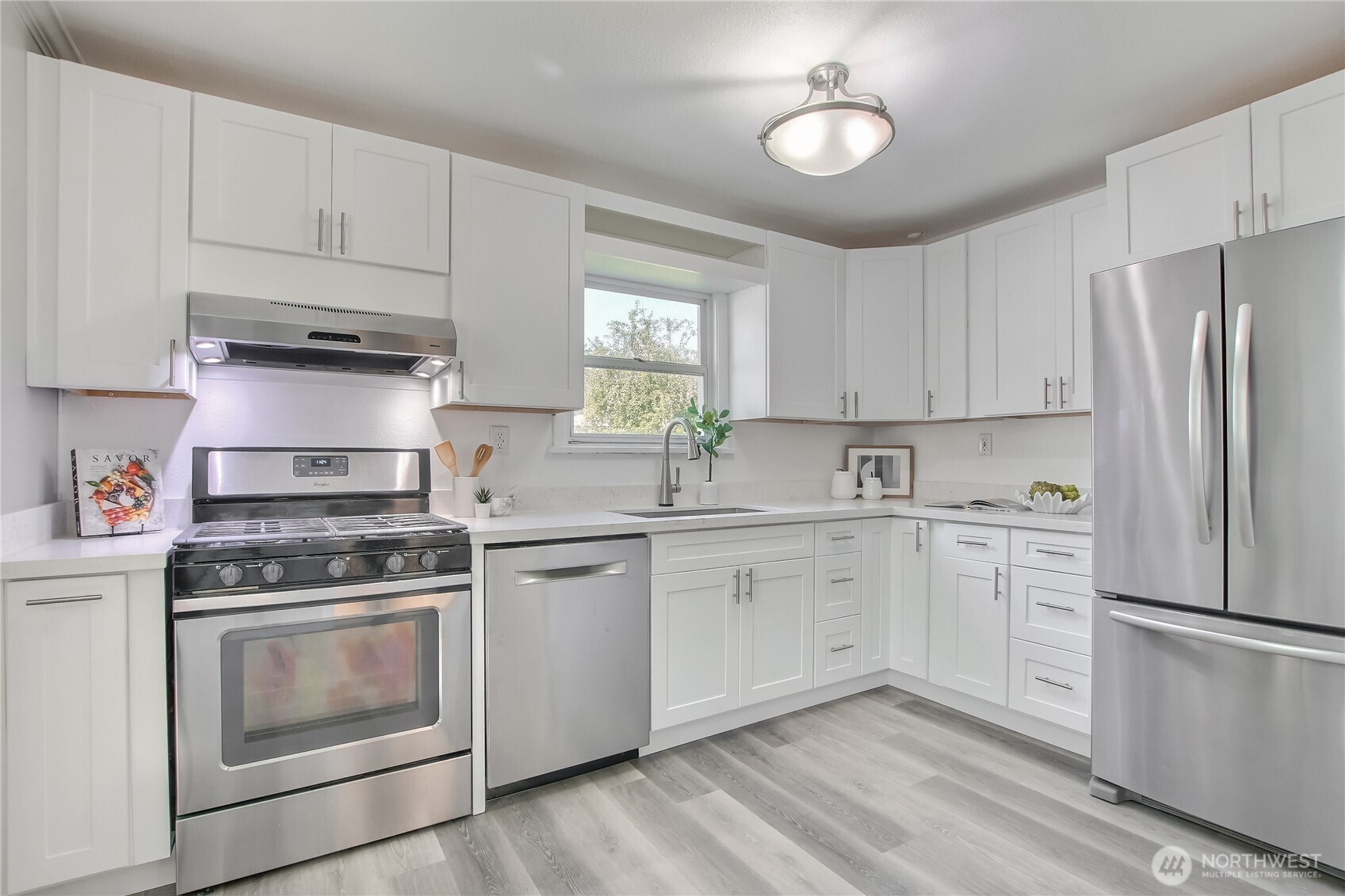 12119 24th Street Property Photo 5