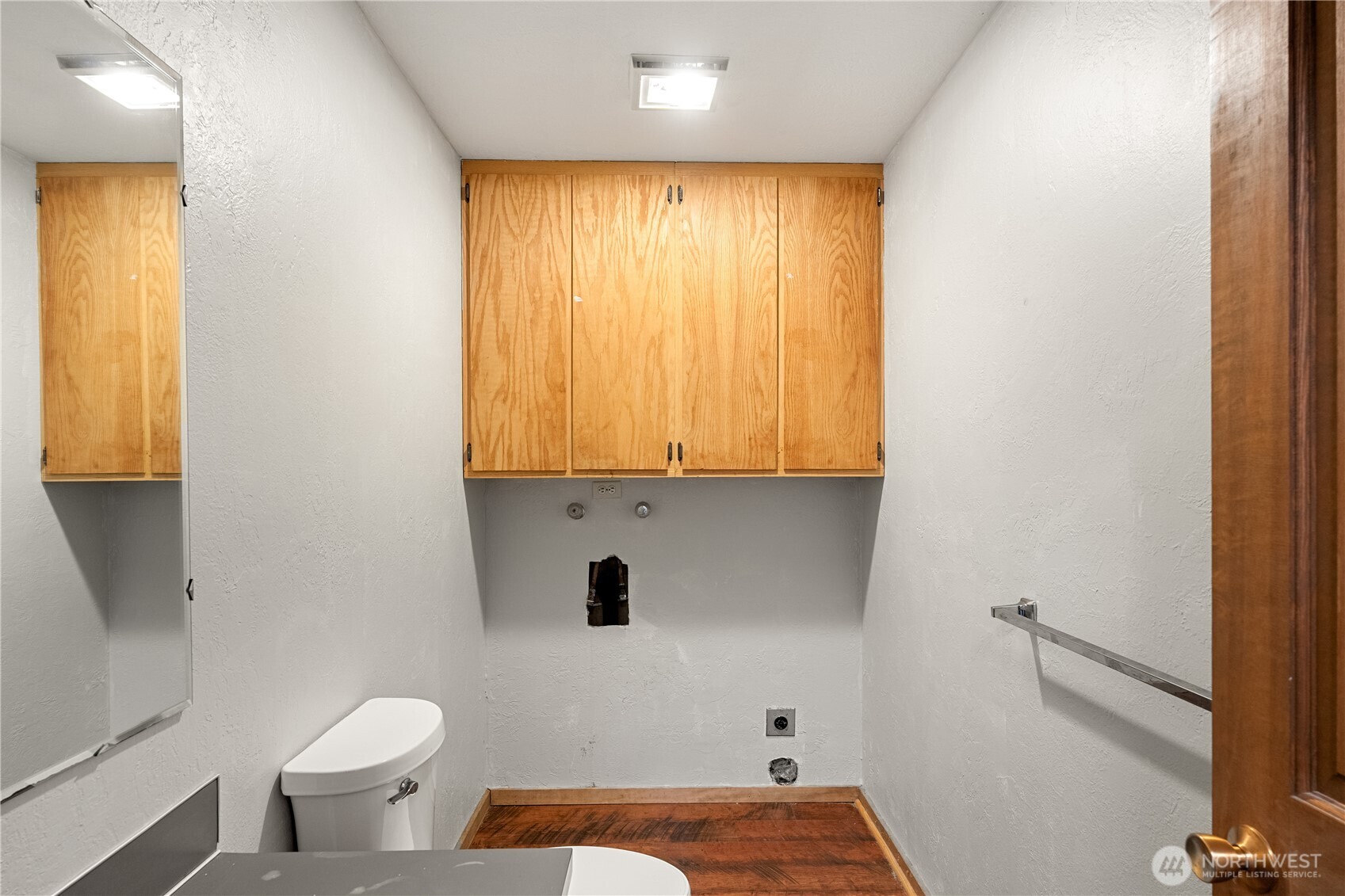 989 Stanford Drive Property Photo 16