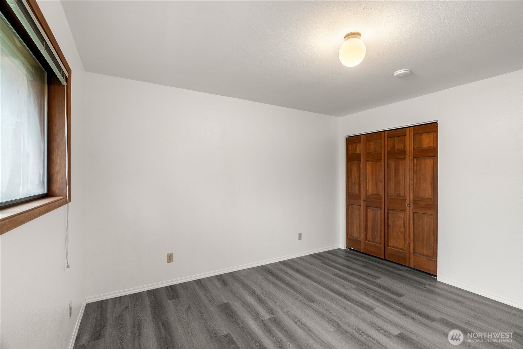 989 Stanford Drive Property Photo 22