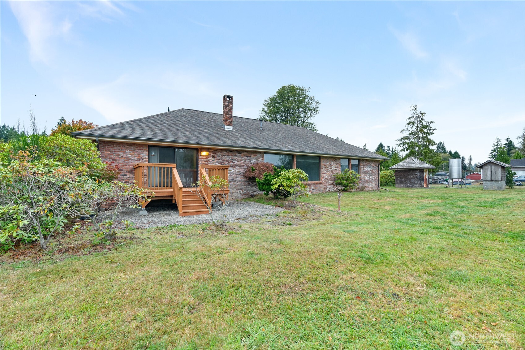 989 Stanford Drive Property Photo 32