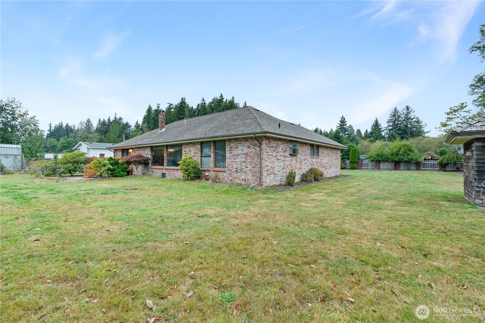 989 Stanford Drive Property Photo 33
