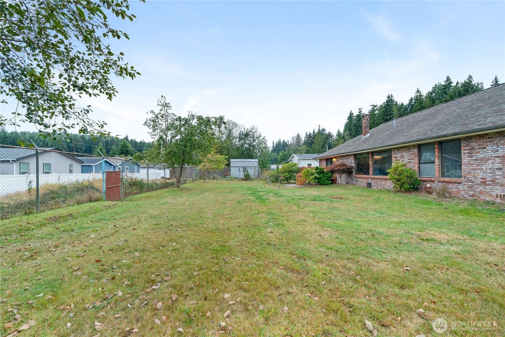 989 Stanford Drive Property Photo 34