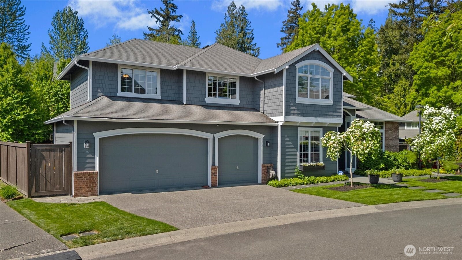 2211 238th Place Property Photo 2