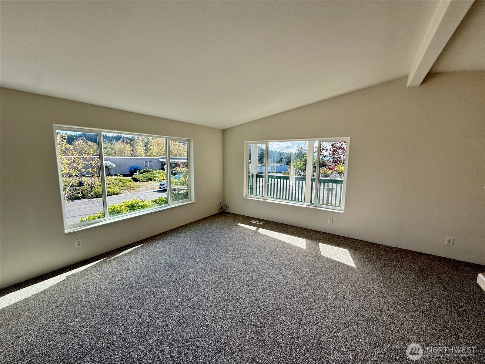 2602 View Place Property Photo 5