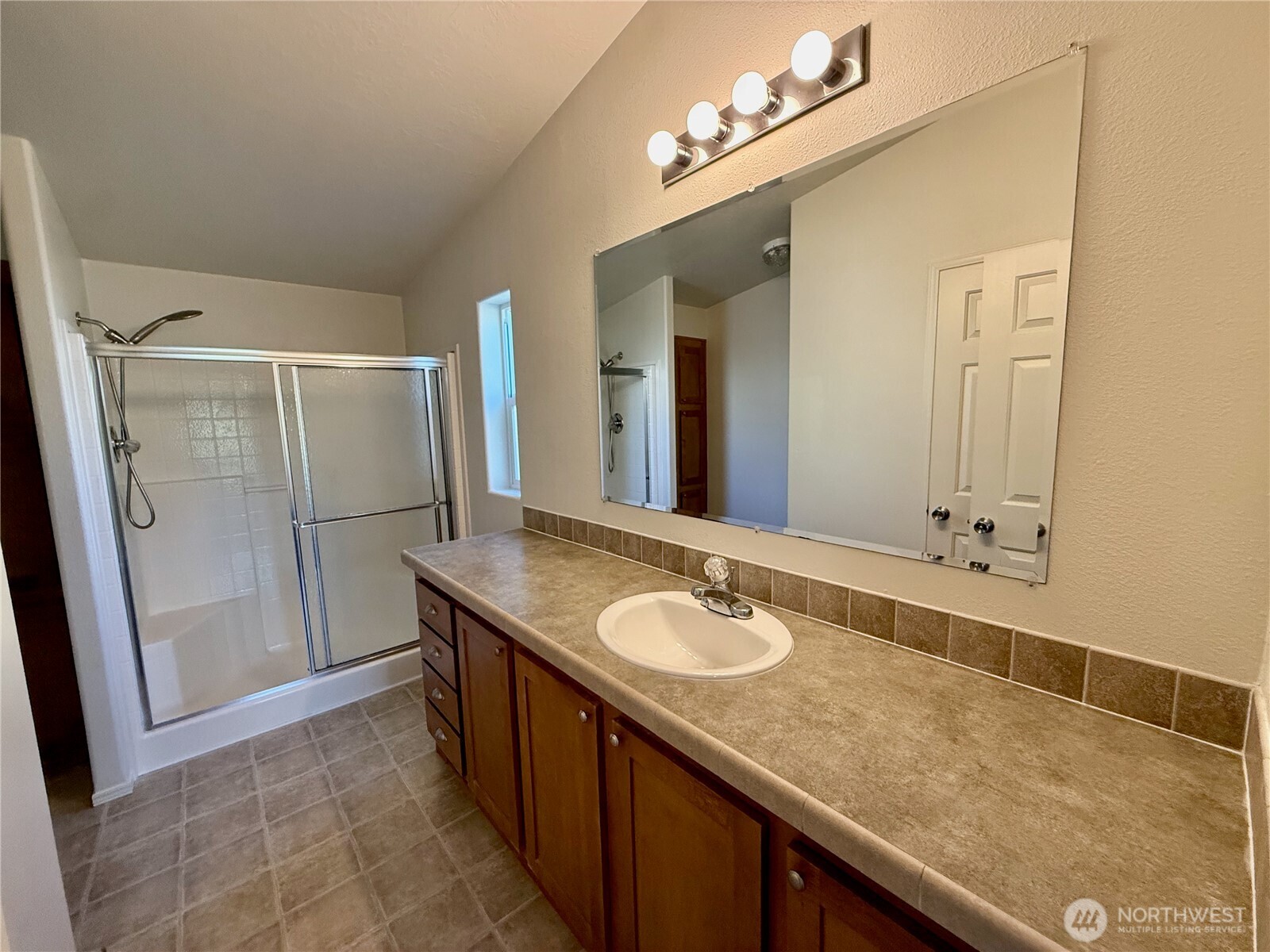 2602 View Place Property Photo 21
