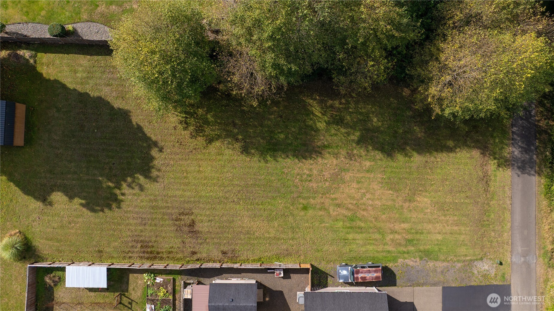 901 Dewitt Drive Property Photo 4