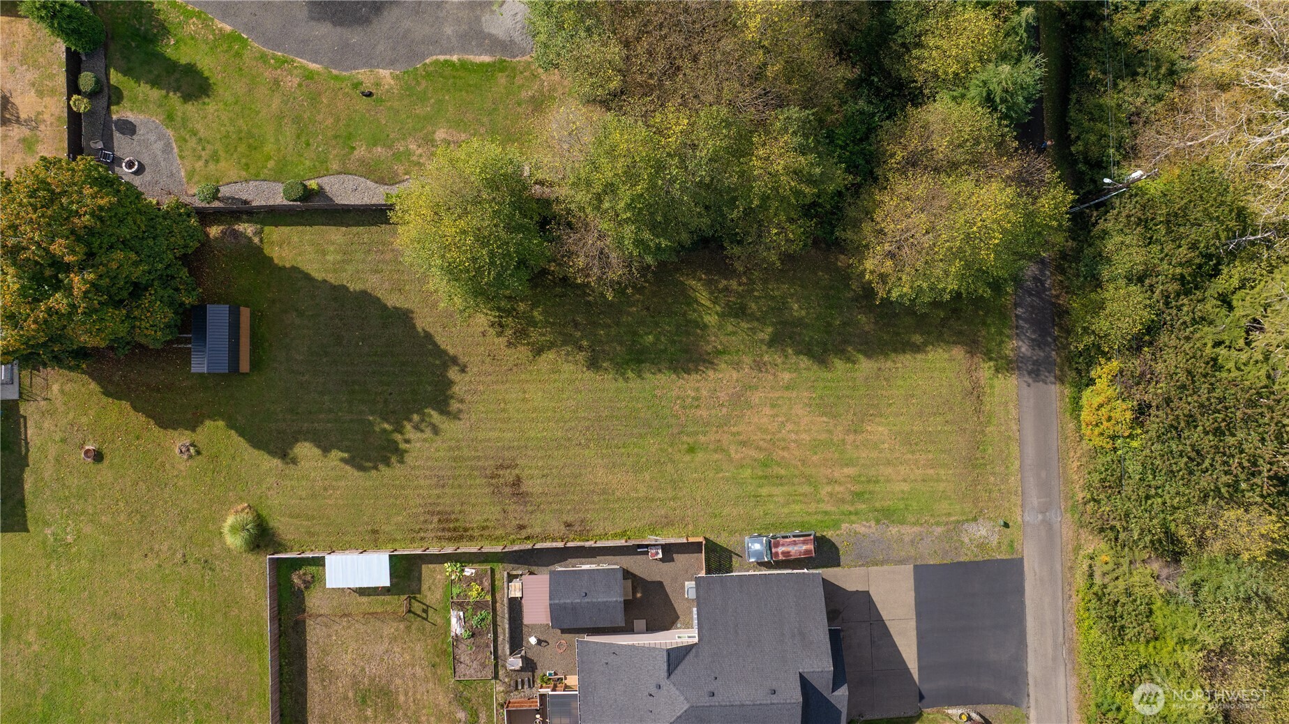 901 Dewitt Drive Property Photo 5