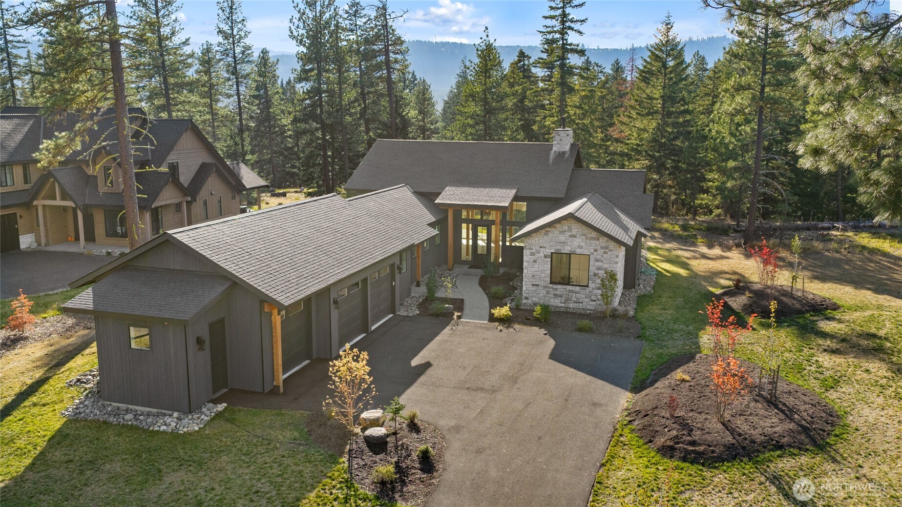1680 Wanawish Loop Property Photo 1