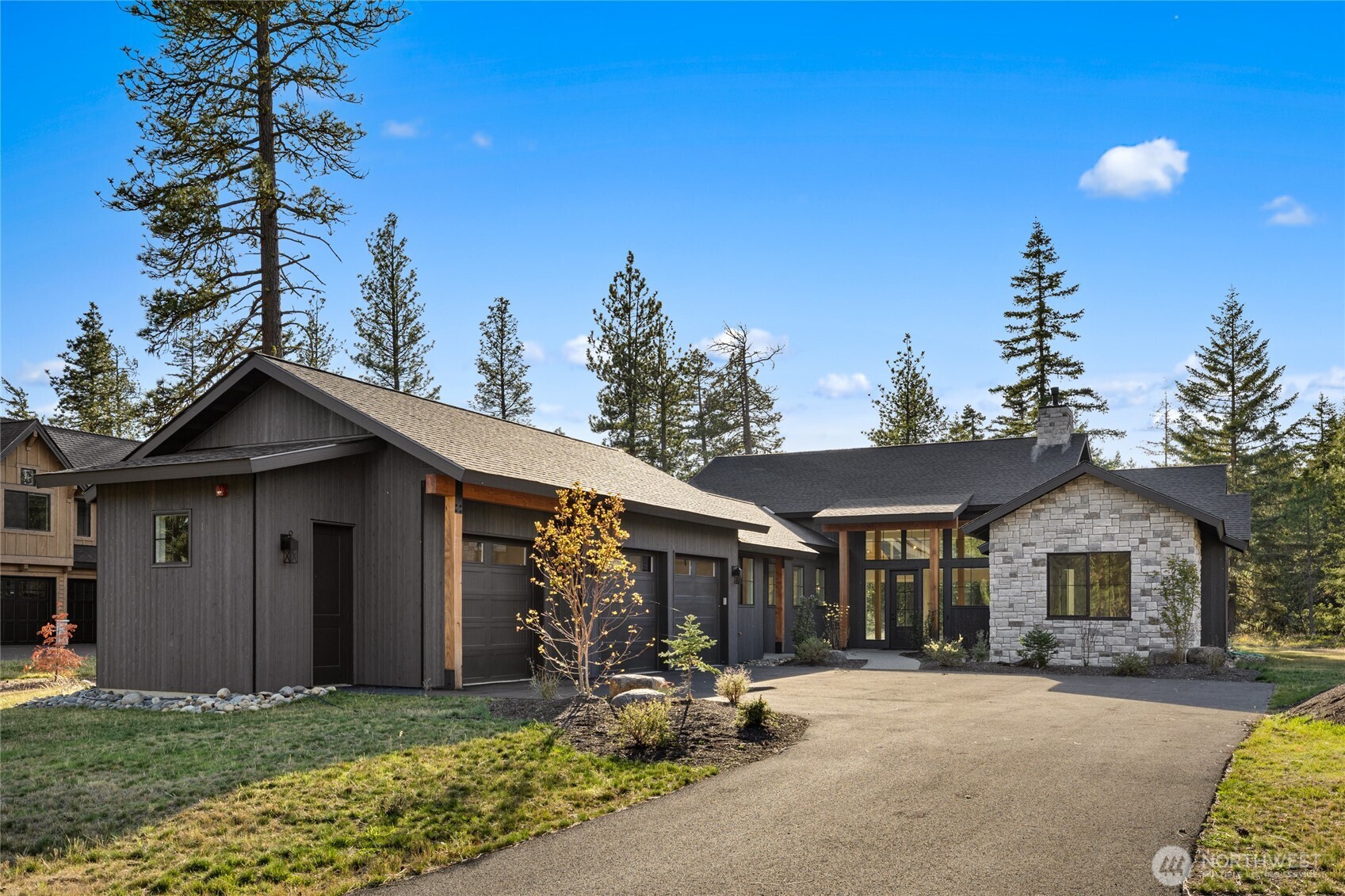 1680 Wanawish Loop Property Photo 38