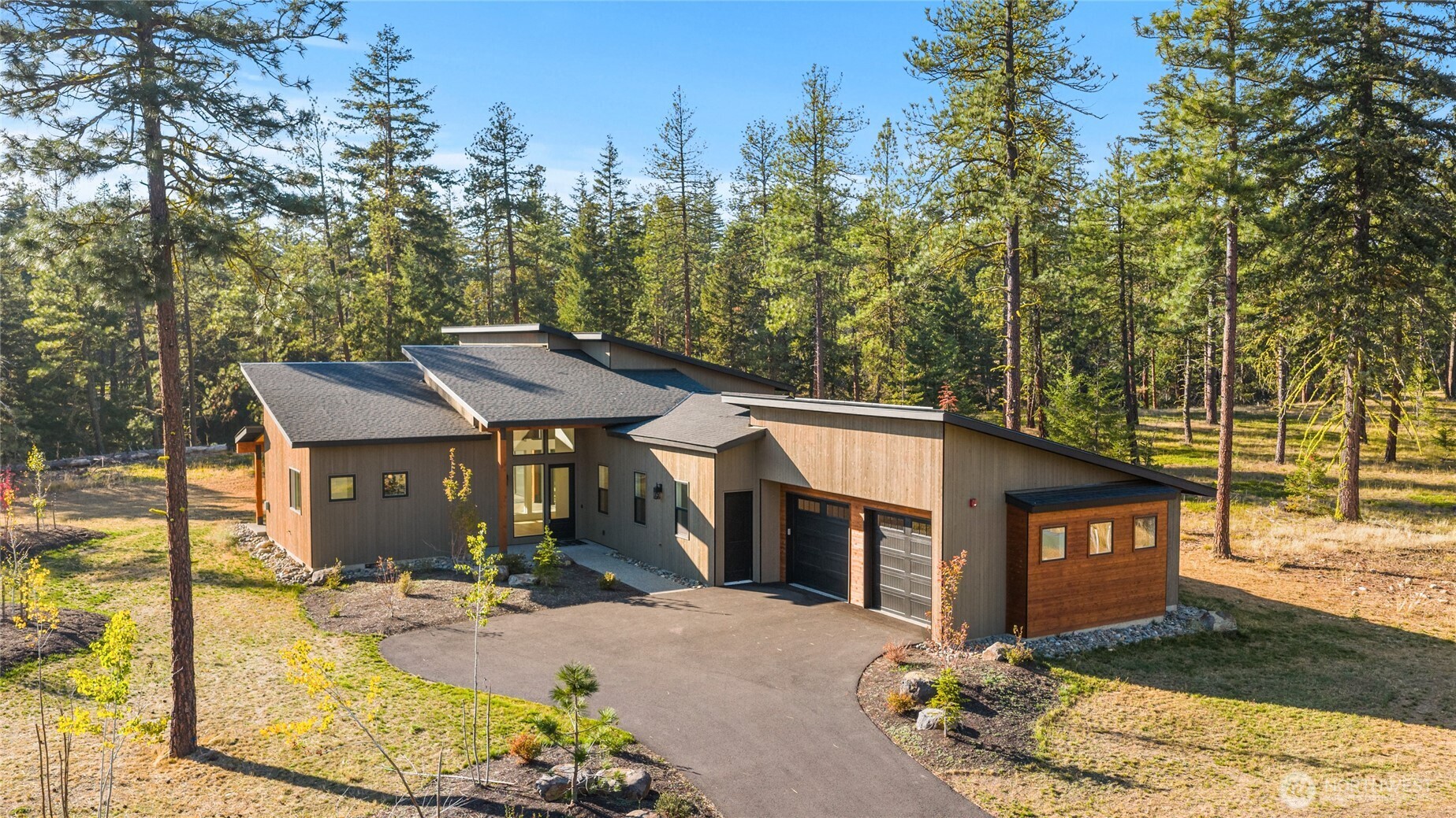 1700 Wanawish Loop Property Photo 1