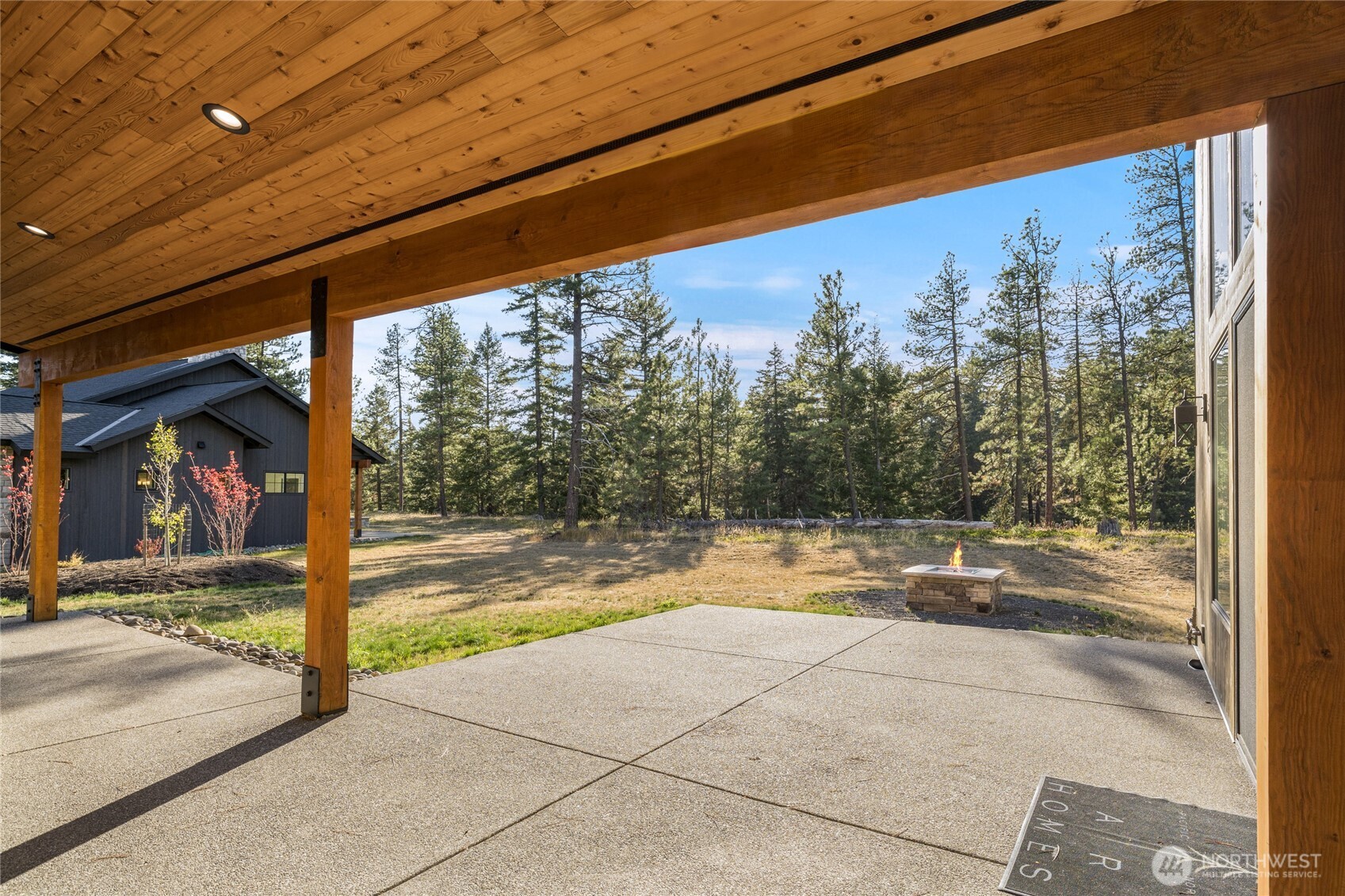 1700 Wanawish Loop Property Photo 11