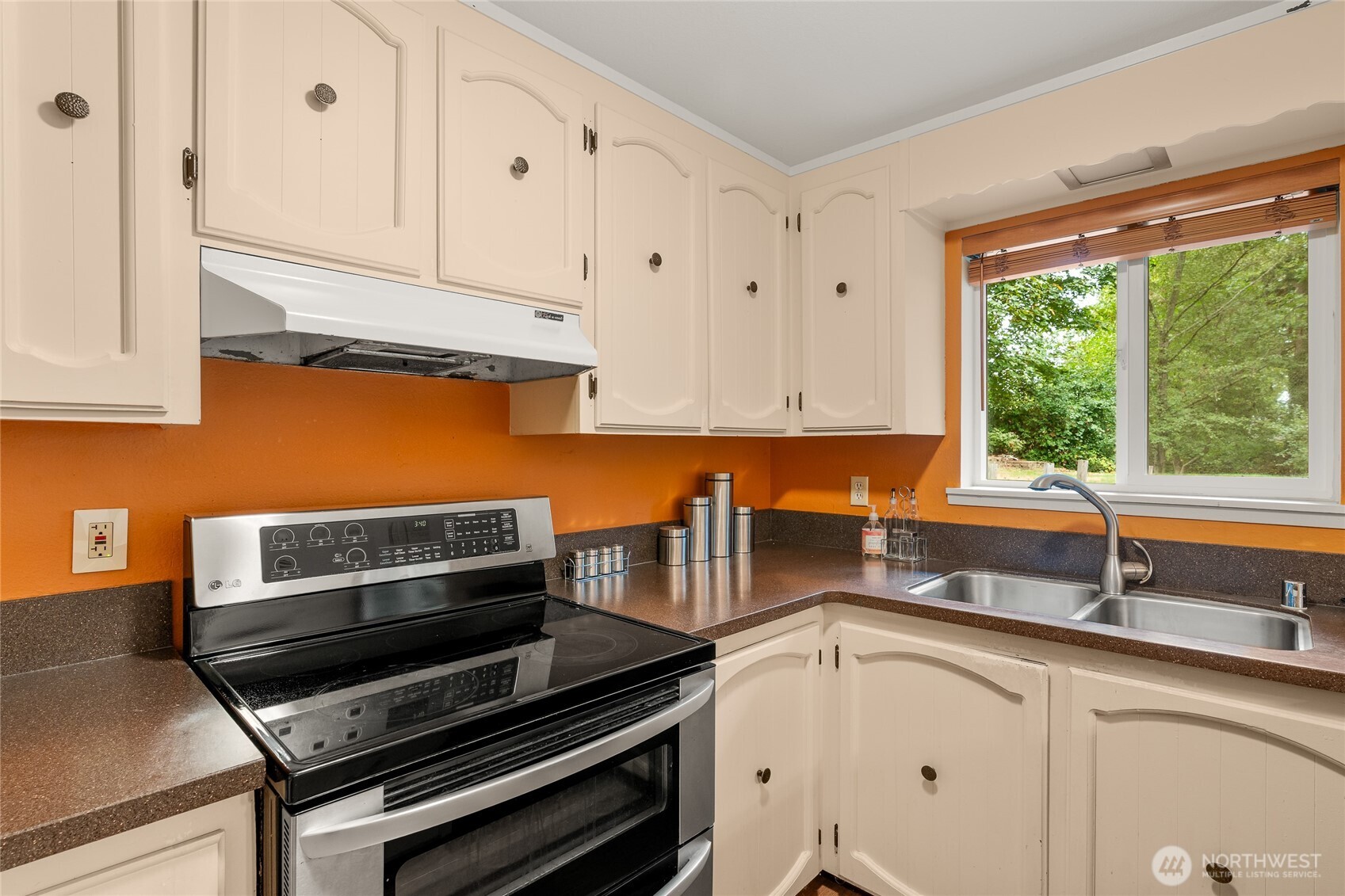 23811 Brier Road Property Photo 13